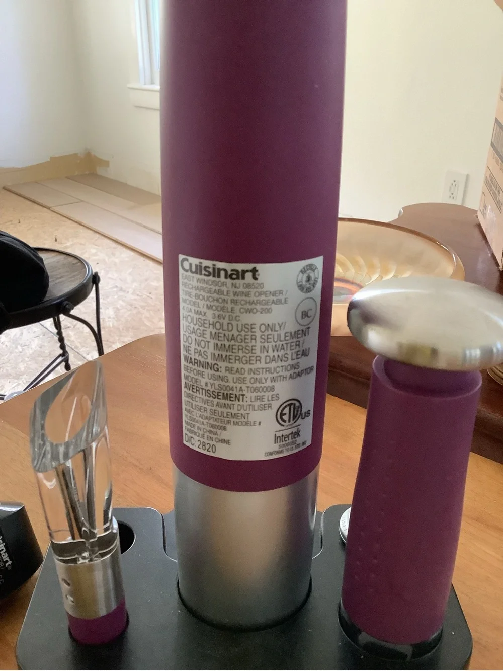 BNWOT Cuisinart Electric Wine Opener Set - Plum